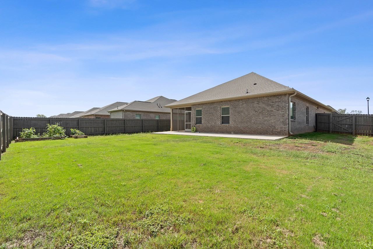14778 Greenleaf Dr - Photo 5 of 21