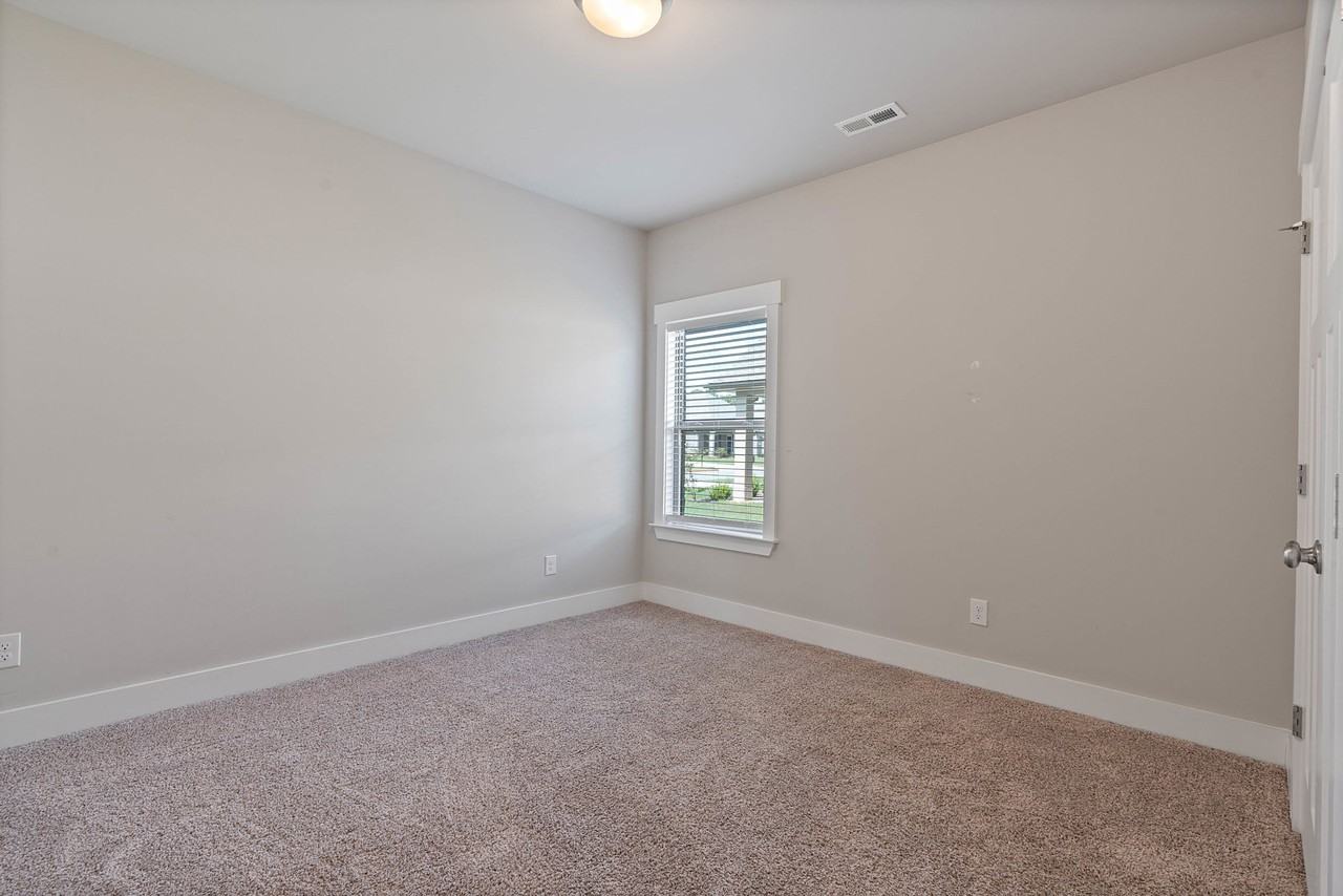 14778 Greenleaf Dr - Photo 7 of 21