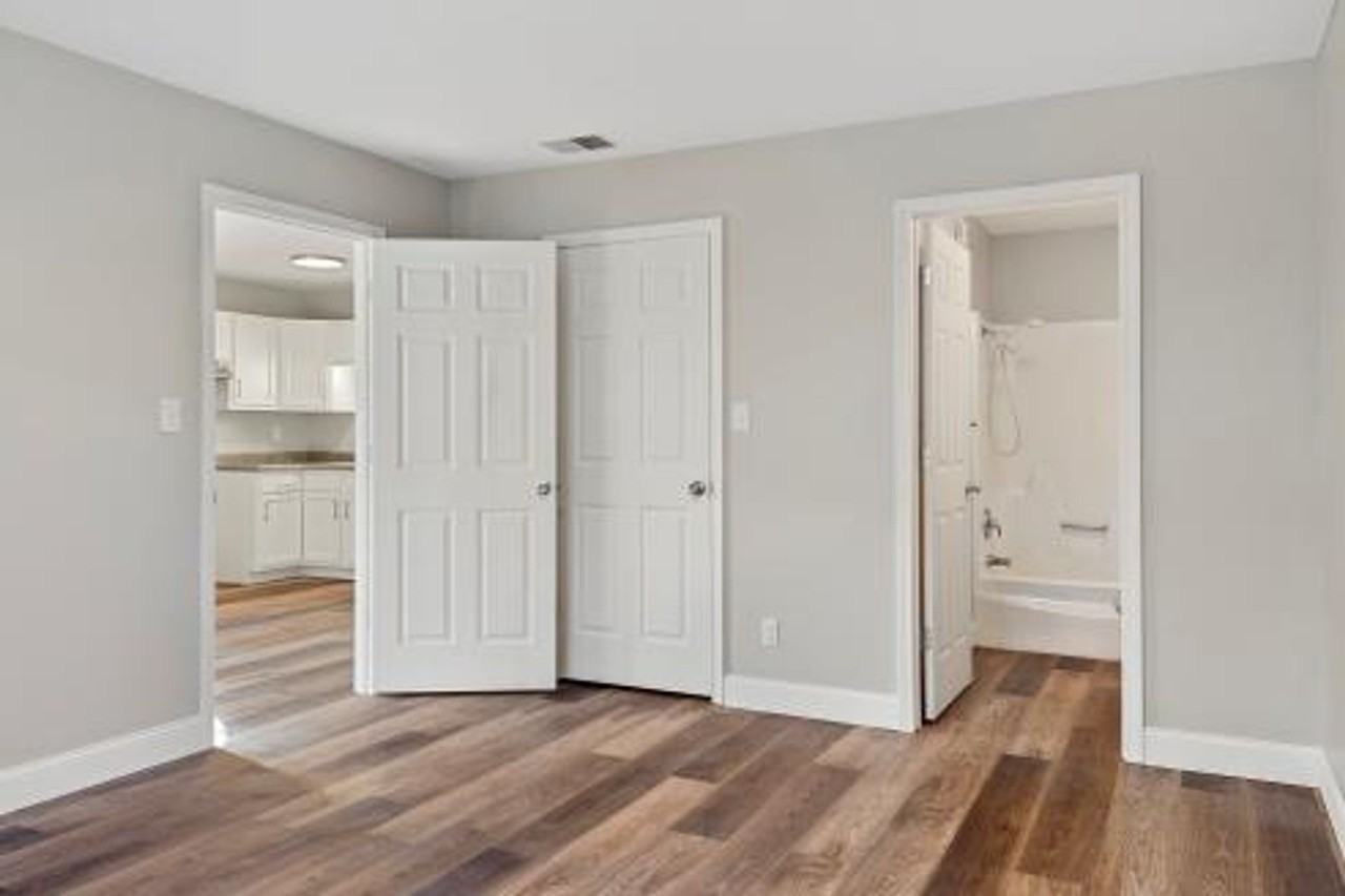 The District Apartments - Photo 4 of 26