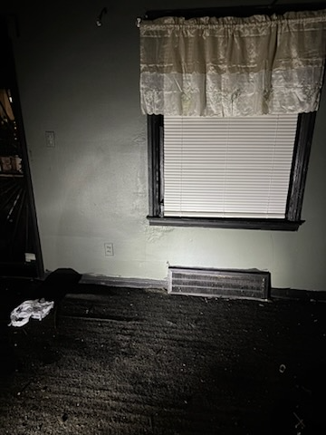 20438 Russell St - Photo 2 of 14
