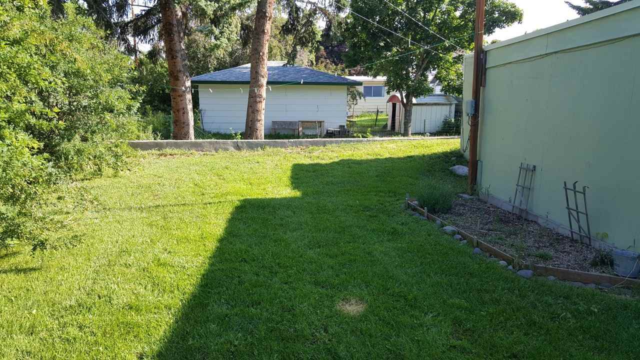 1107 W Story St - Photo 4 of 13