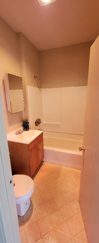 1833 W 11th Pl - Photo 3 of 4