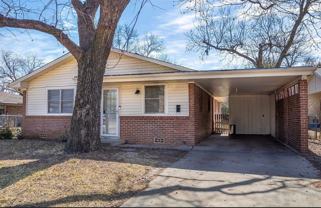 924 W Sloan St #3 - Photo 1 of 1