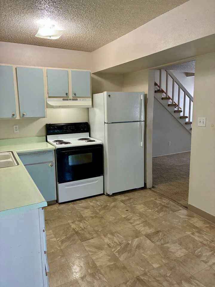 3035 E Fountain Blvd - Photo 5 of 18