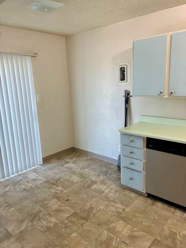 3035 E Fountain Blvd - Photo 7 of 18