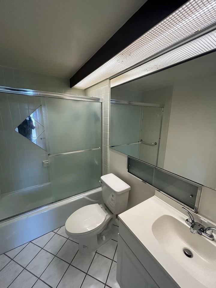 2333 Kapiolani Blvd #810 - Photo 7 of 18
