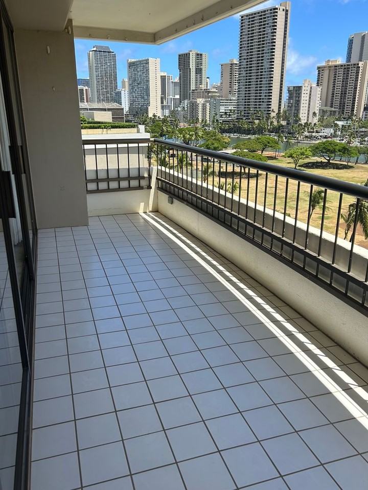 2333 Kapiolani Blvd #810 - Photo 5 of 18
