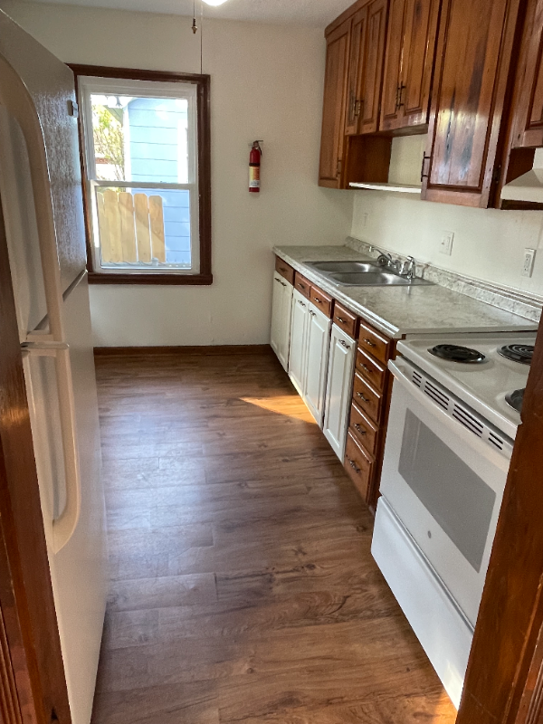504 Kirk St - Photo 3 of 8