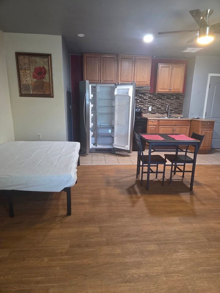 1216 W Calle De Oro