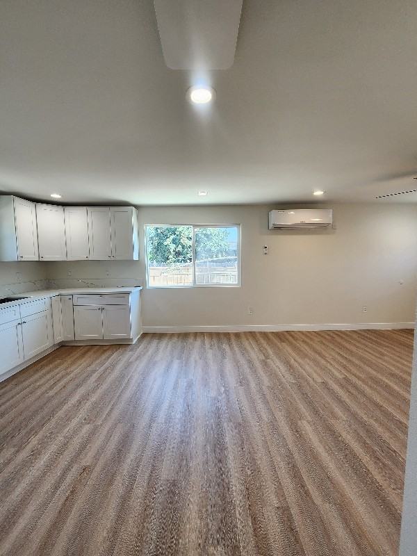 915 W 8th St #2 - Photo 5 of 19