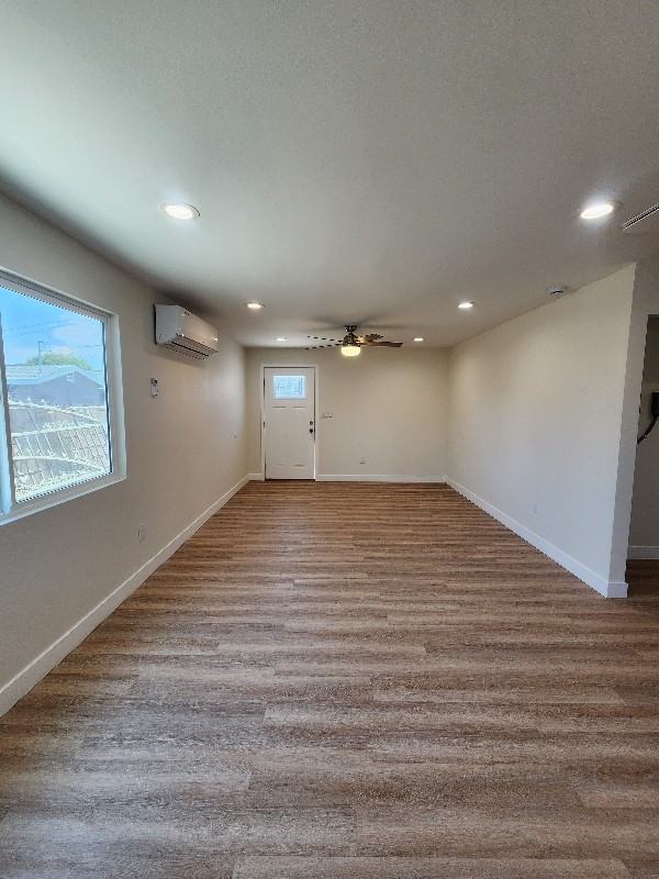 915 W 8th St #2 - Photo 6 of 19