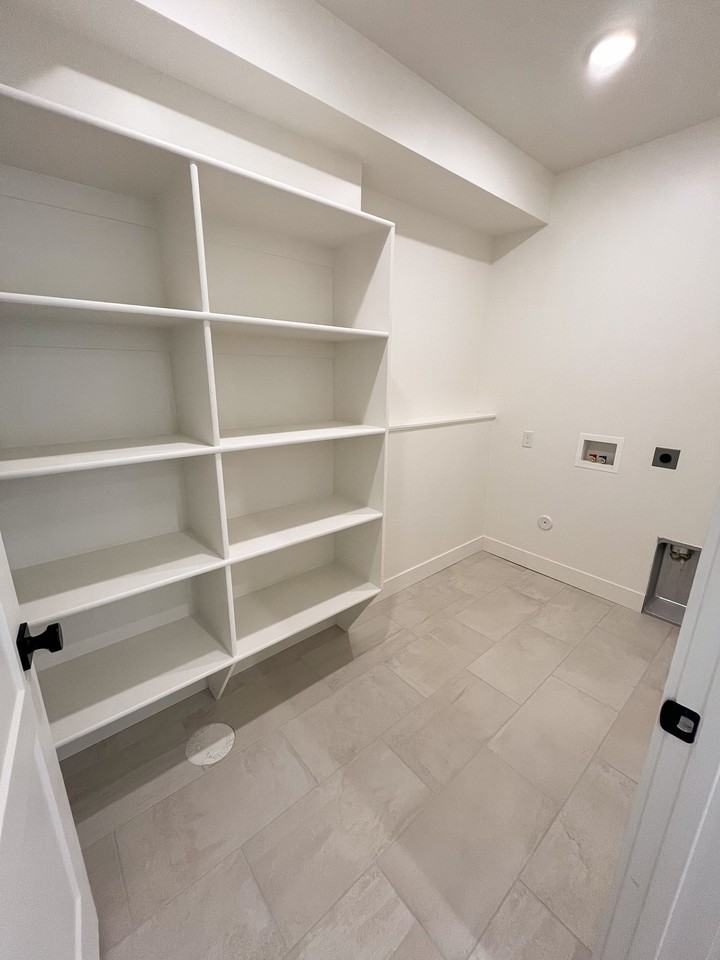 1776 E Canyon Ridge Dr - Photo 2 of 8