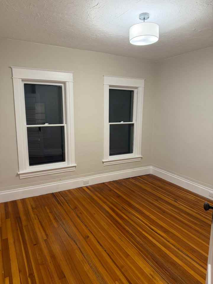 68 W Notre Dame St #B - Photo 3 of 6