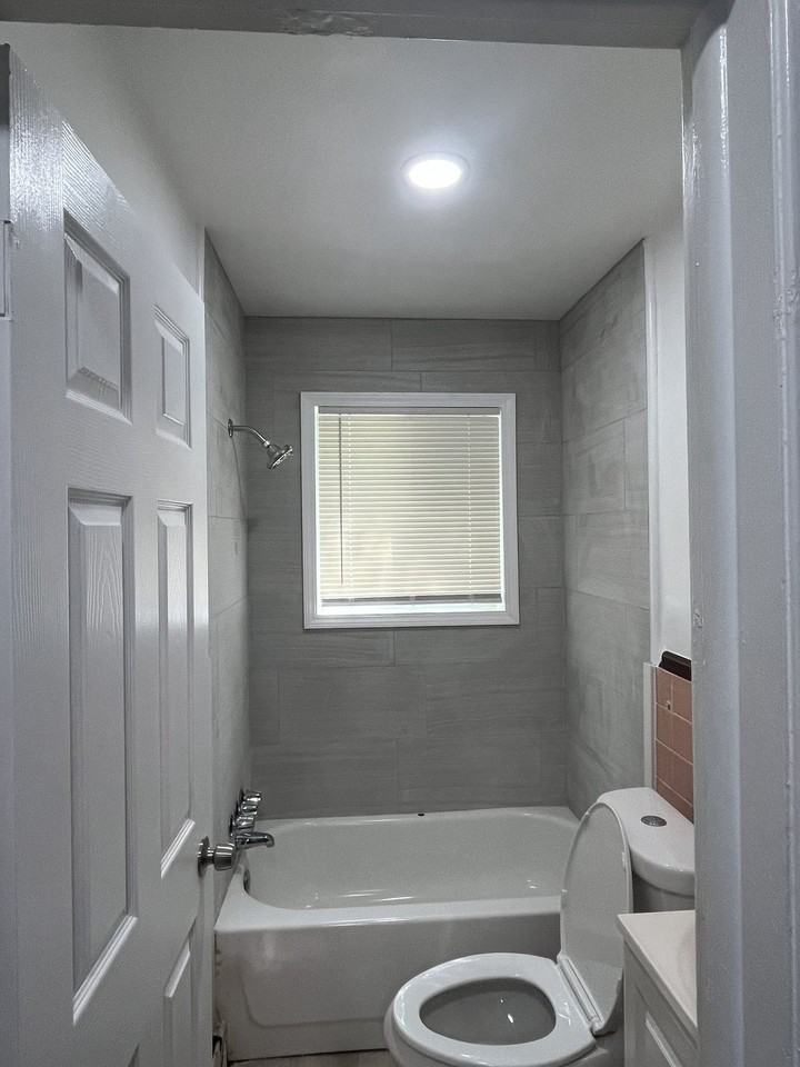 15236 Tireman St #1 - Photo 5 of 8