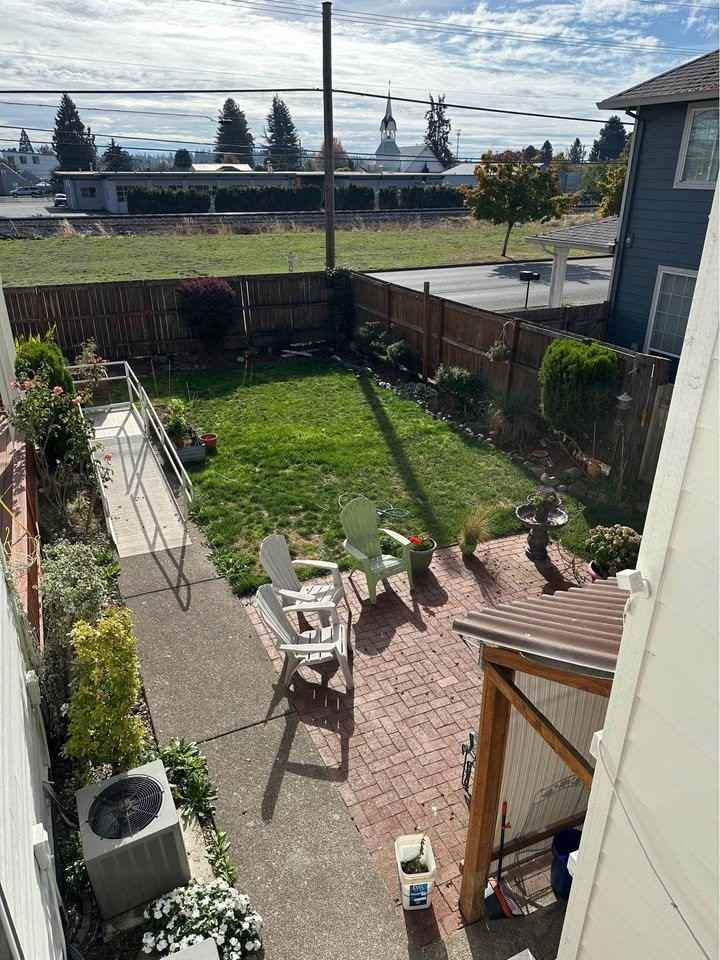 3289 3rd St - Photo 3 of 9
