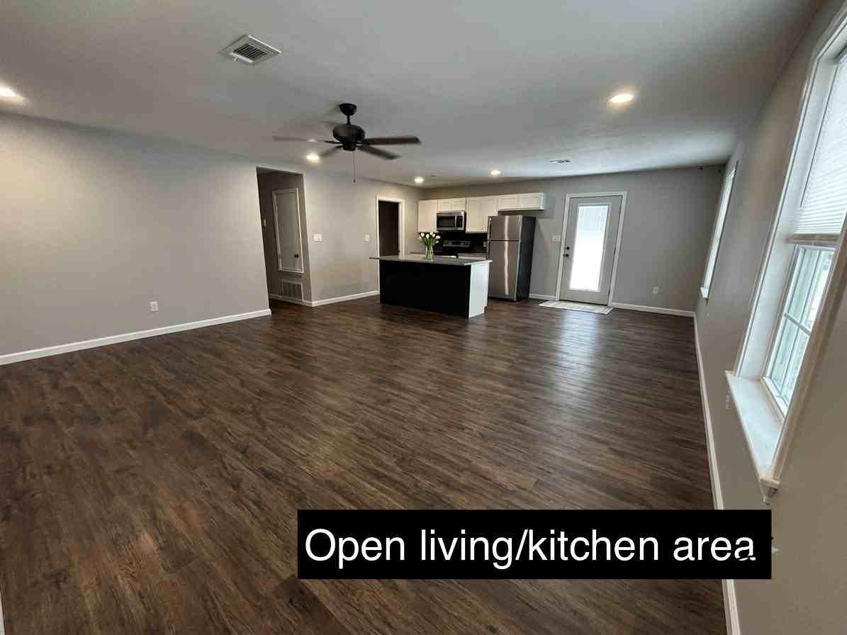 2423 S Chatfield Rd - Photo 2 of 16
