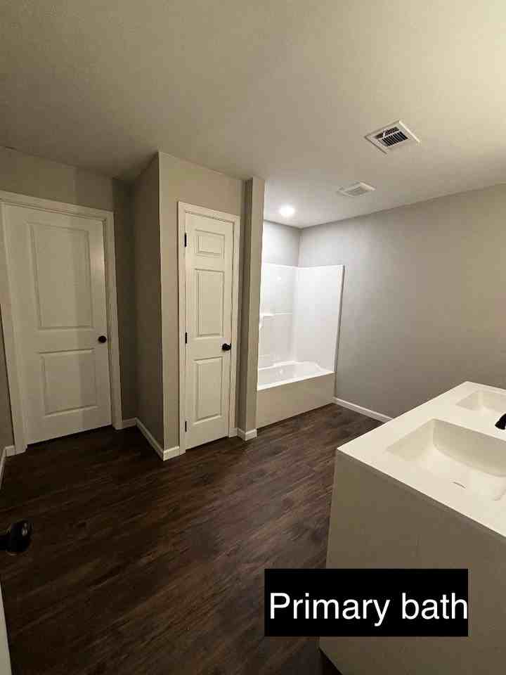 2423 S Chatfield Rd - Photo 6 of 16