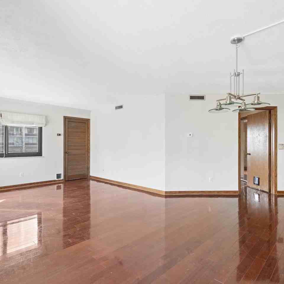 1633 N Prospect Ave #3E - Photo 3 of 7