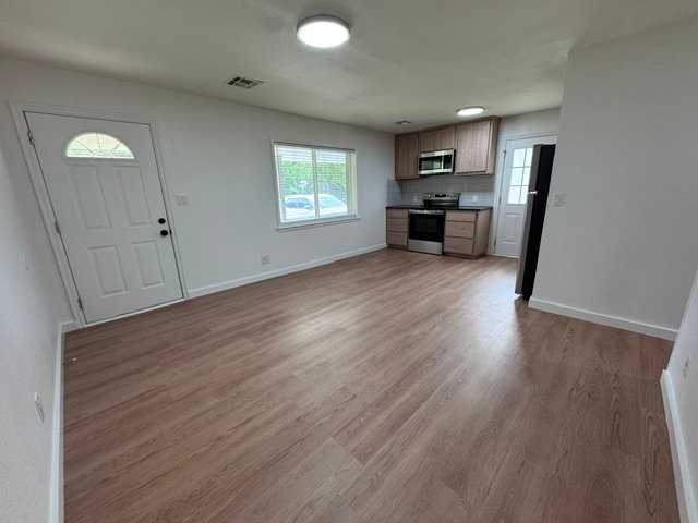 213 Farmer St #213 - Photo 2 of 11