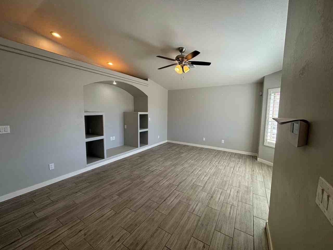 9088 W Rafael Dr - Photo 4 of 13