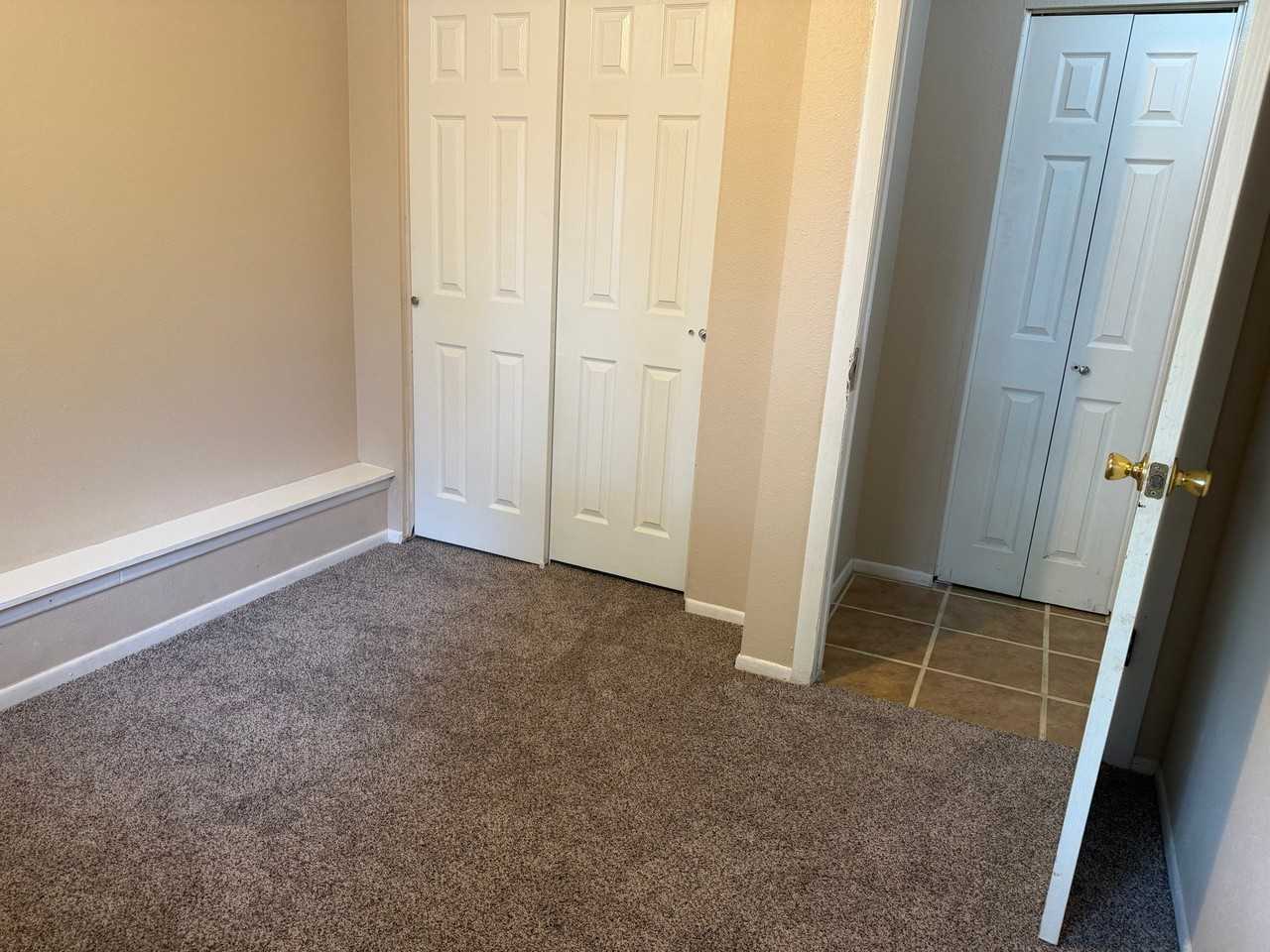 4715 Scenic Cir #4 - Photo 6 of 19