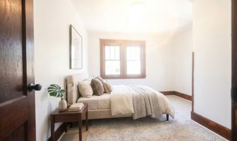 featured image of 1055 W 12th St