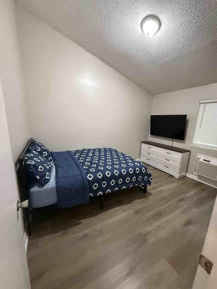 1417 Ascent Trl Nw #C - Photo 4 of 12