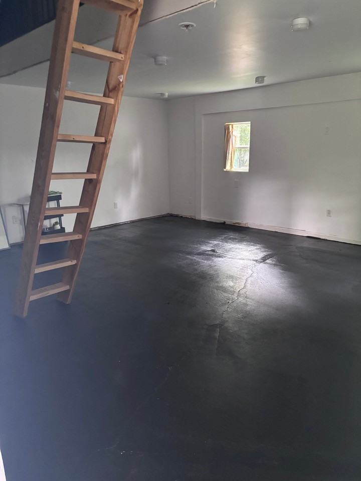623 Uams Blvd #C - Photo 2 of 2