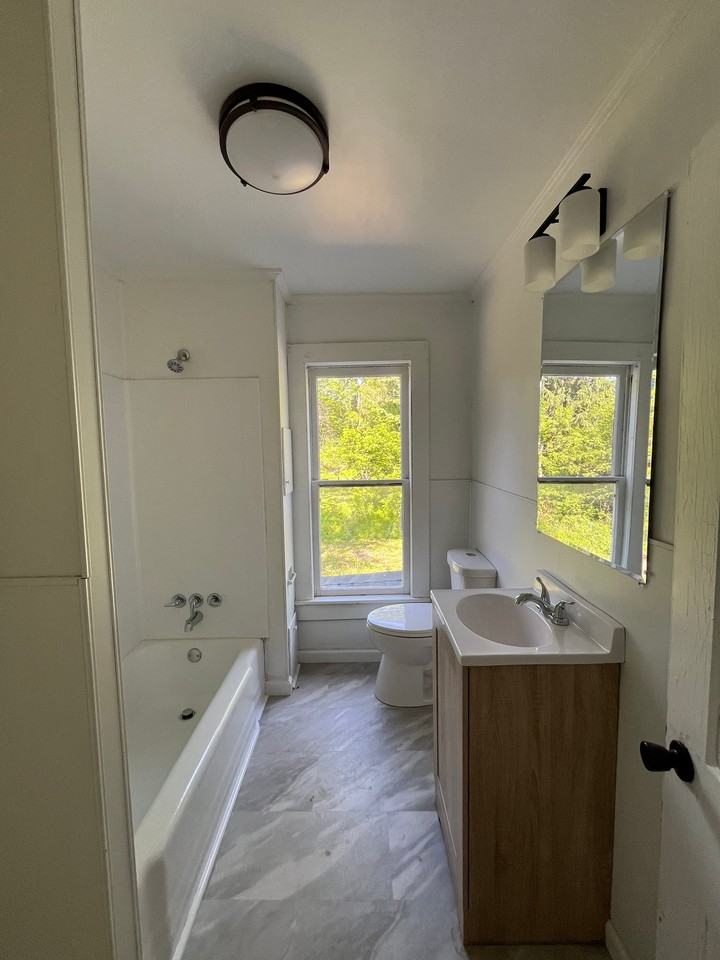 11687 Peckham St - Photo 2 of 11