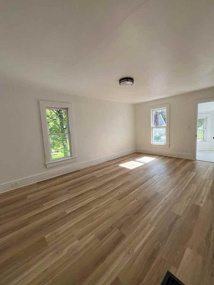 11687 Peckham St - Photo 4 of 11