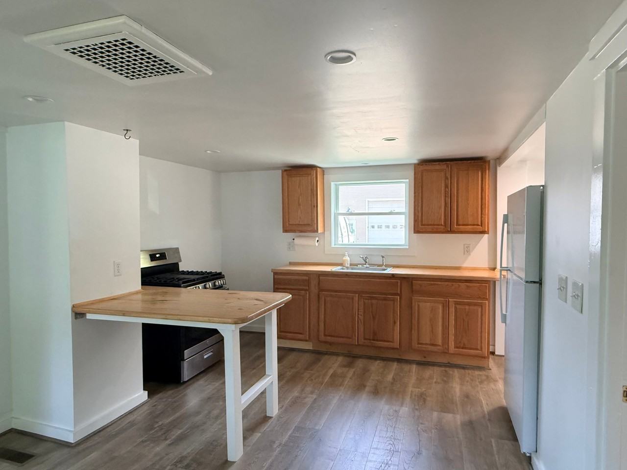 28 S Main St - Photo 5 of 14