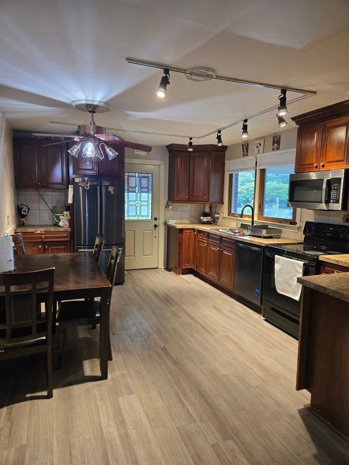 116 Leeland Rd - Photo 5 of 21