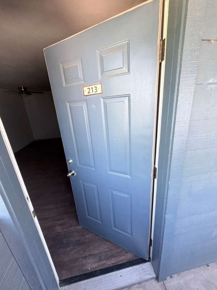 777 W Campbell Ave #B213