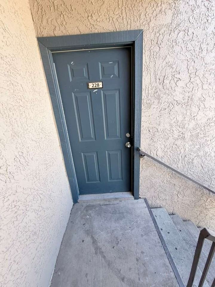 777 W Campbell Ave #B228