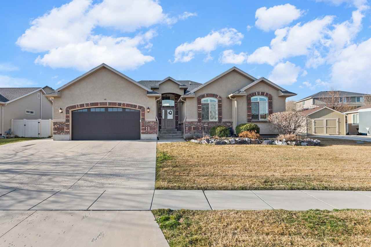 483 W Rolling Sage Way