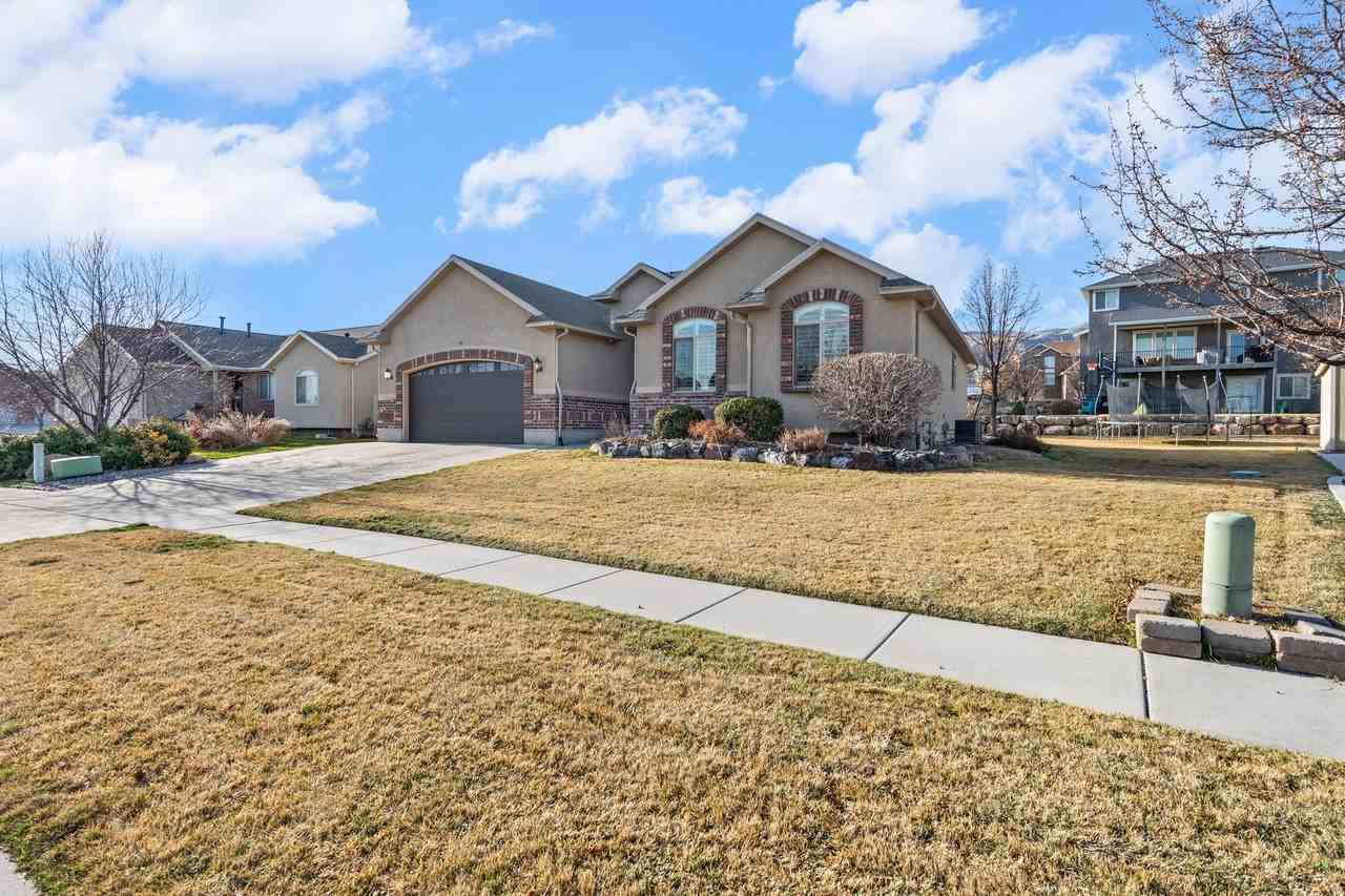 483 W Rolling Sage Way - Photo 3 of 20