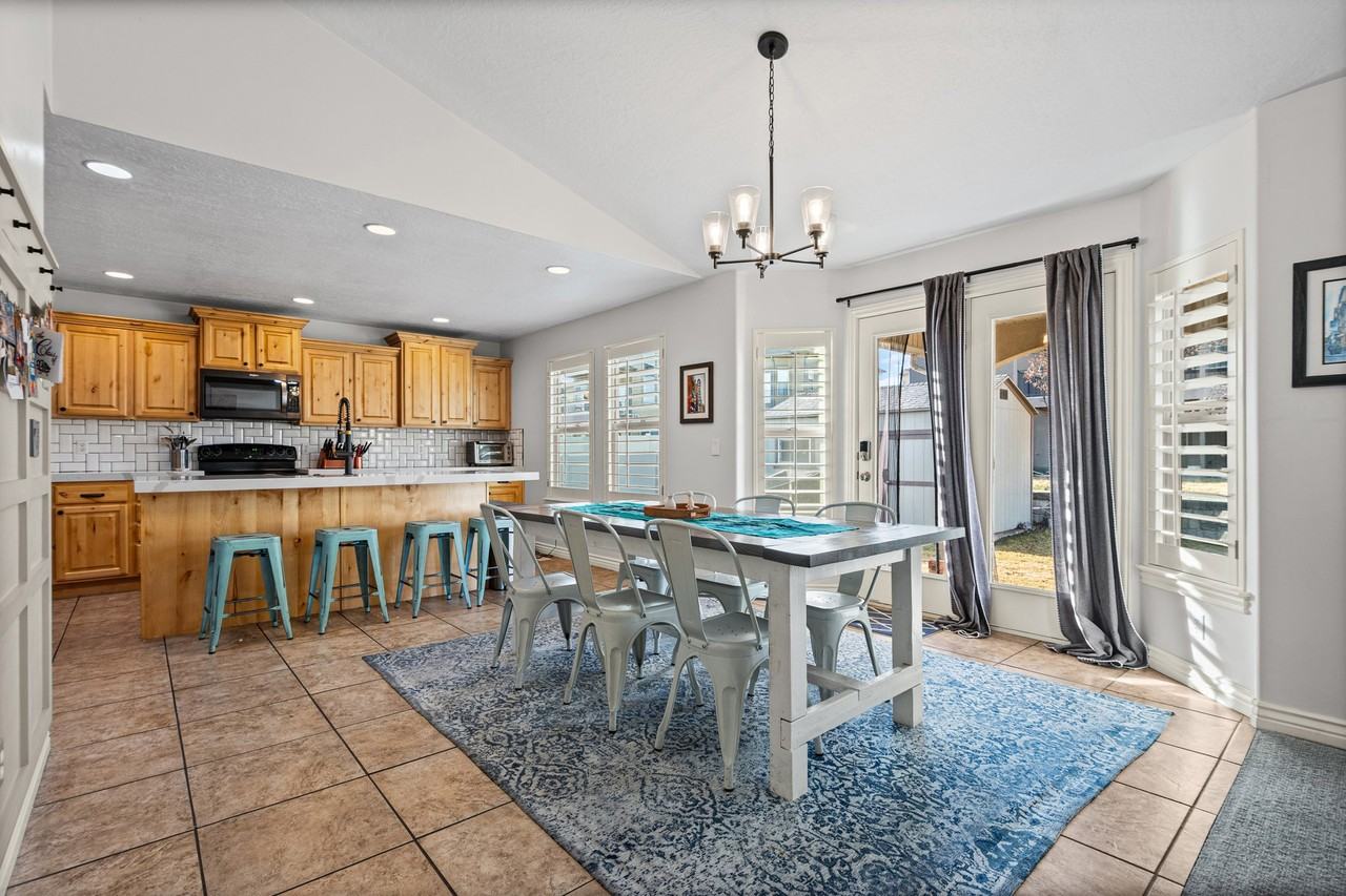 483 W Rolling Sage Way - Photo 7 of 20