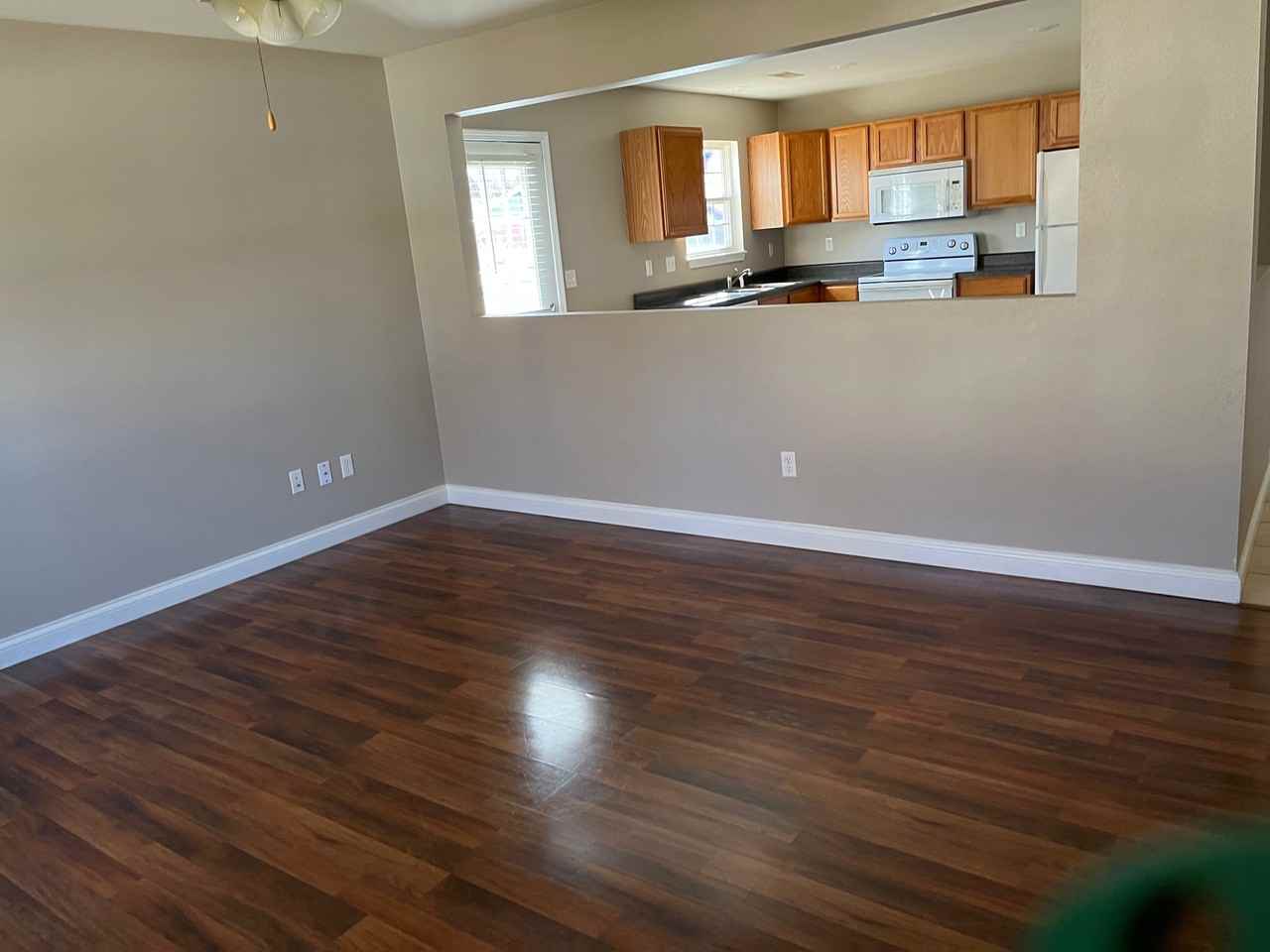 303 B St #A - Photo 3 of 8