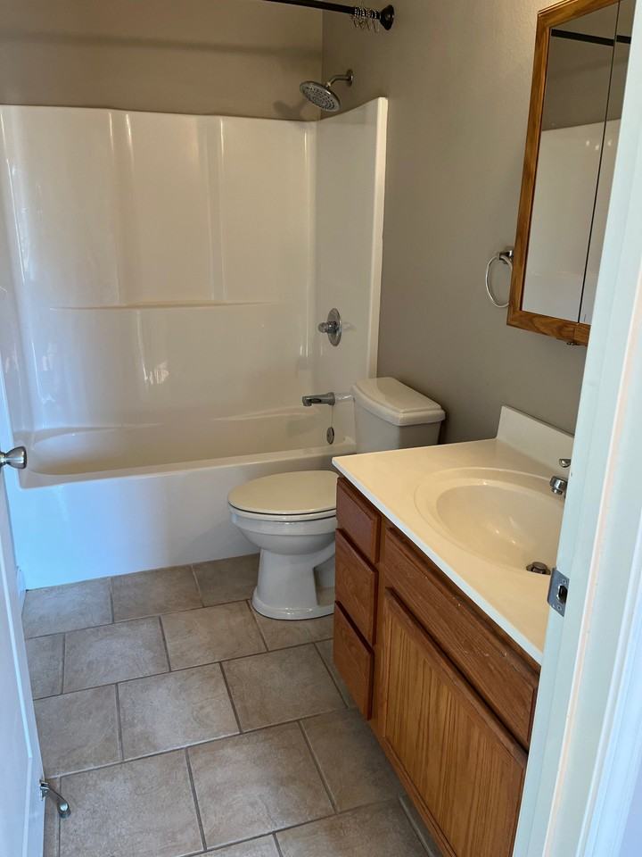 303 B St #A - Photo 5 of 8