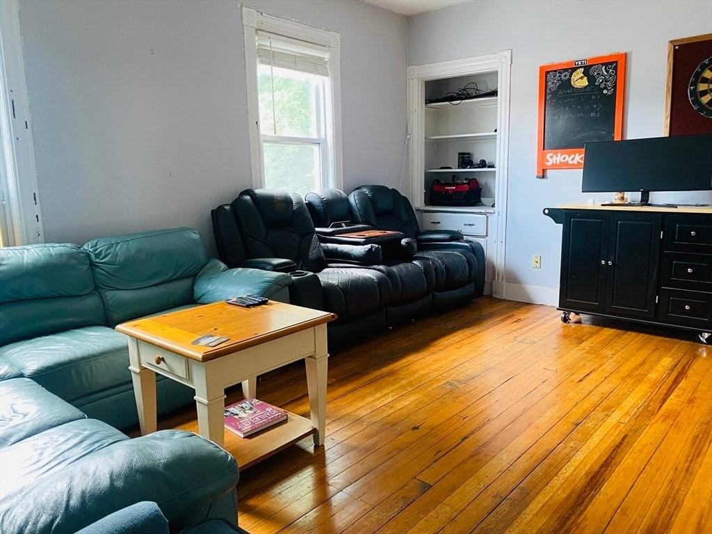 46 Middle St #3