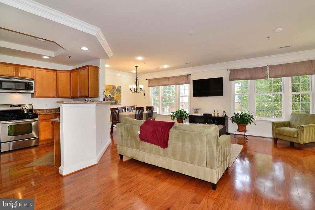 7134 Huntley Creek Pl - Photo 2 of 11