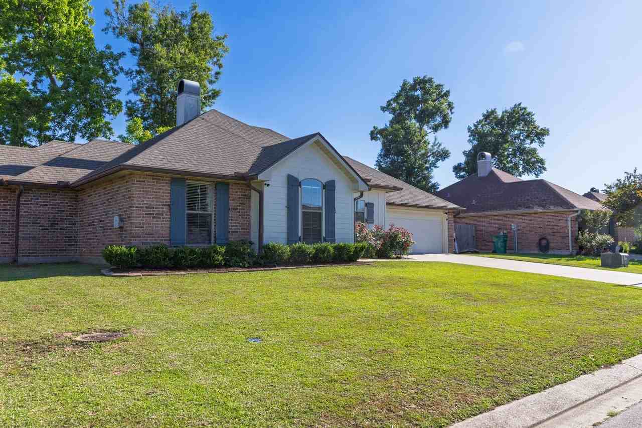 303 Spike Ln - Photo 2 of 20