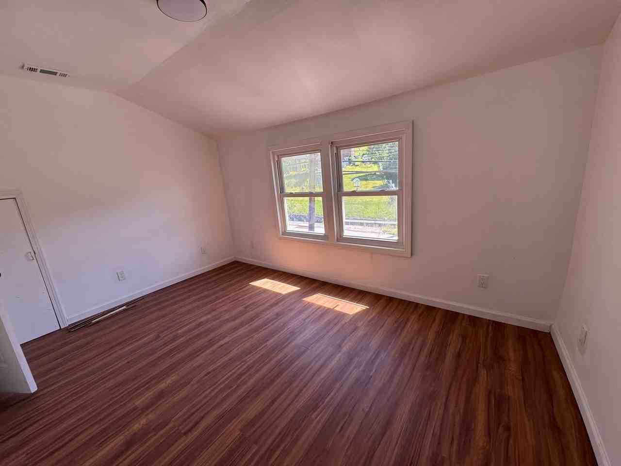 1469 Franklin St - Photo 6 of 15