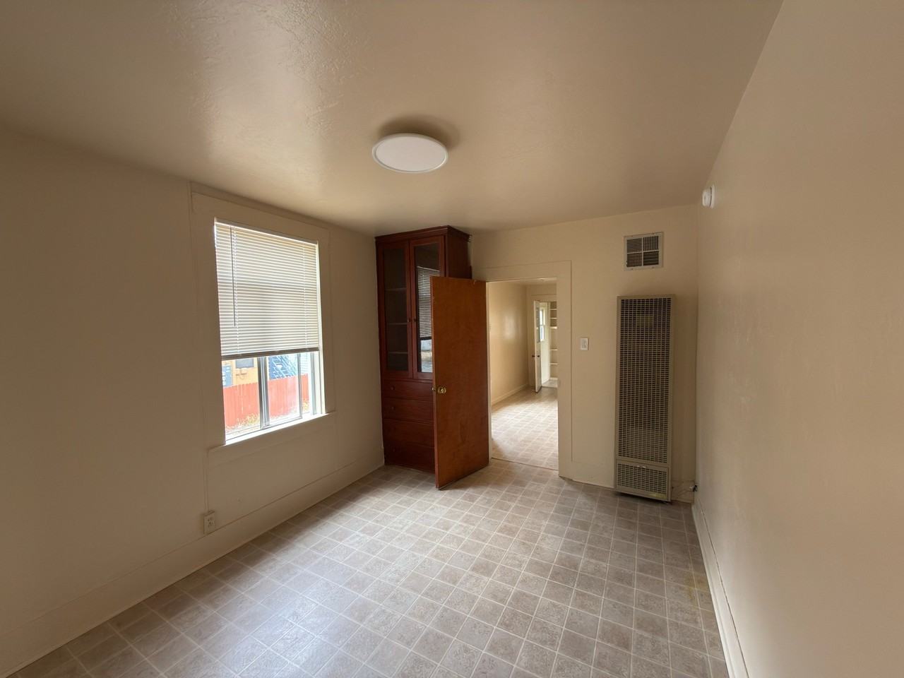 2212 11th St #2ndFL - Photo 4 of 15