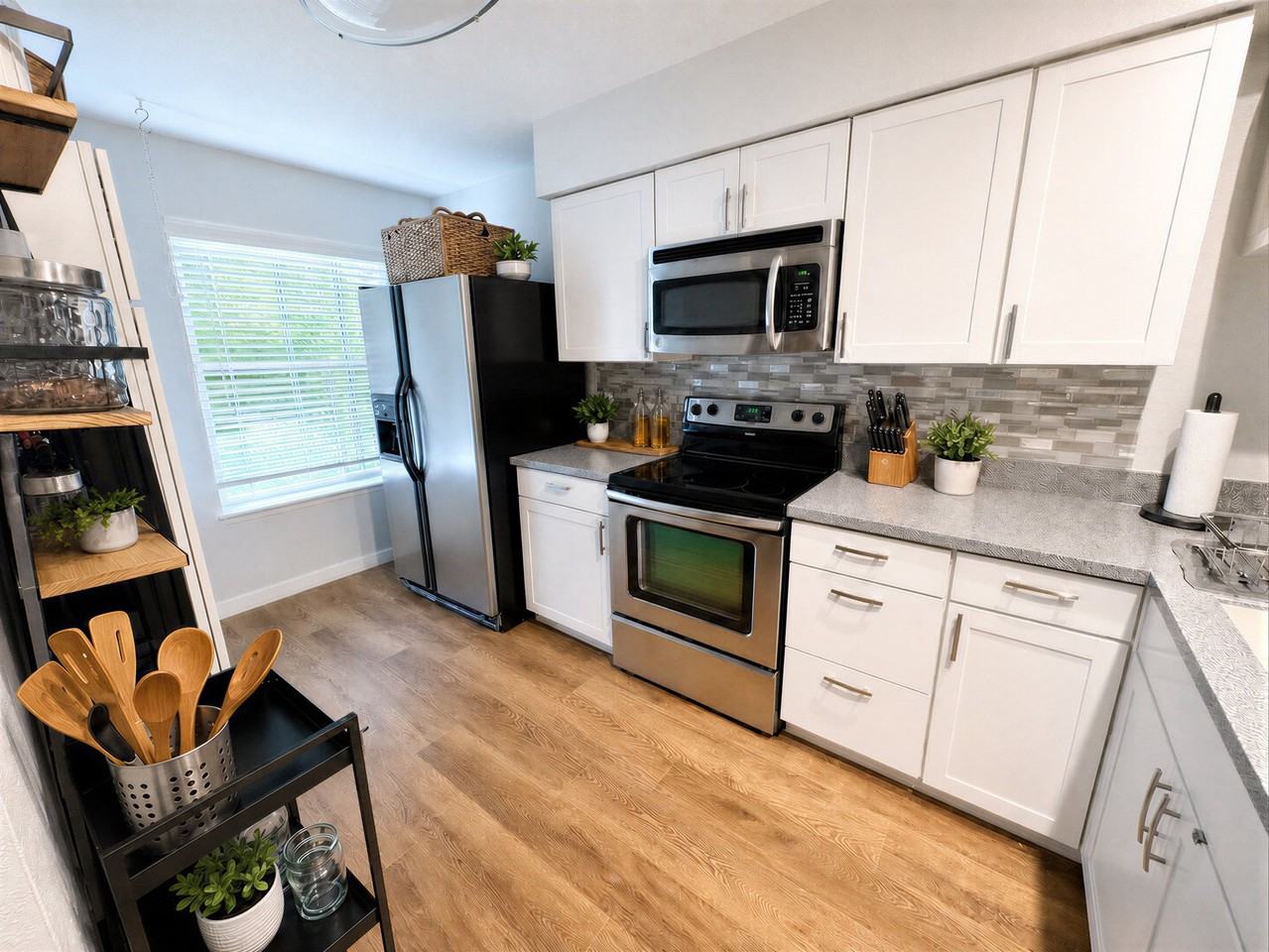 8102 Briar Ridge Ln - Photo 2 of 20
