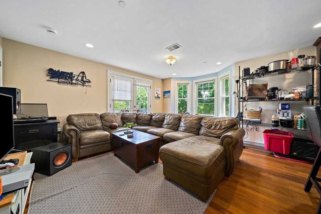 32 Adamson St #E - Photo 2 of 19