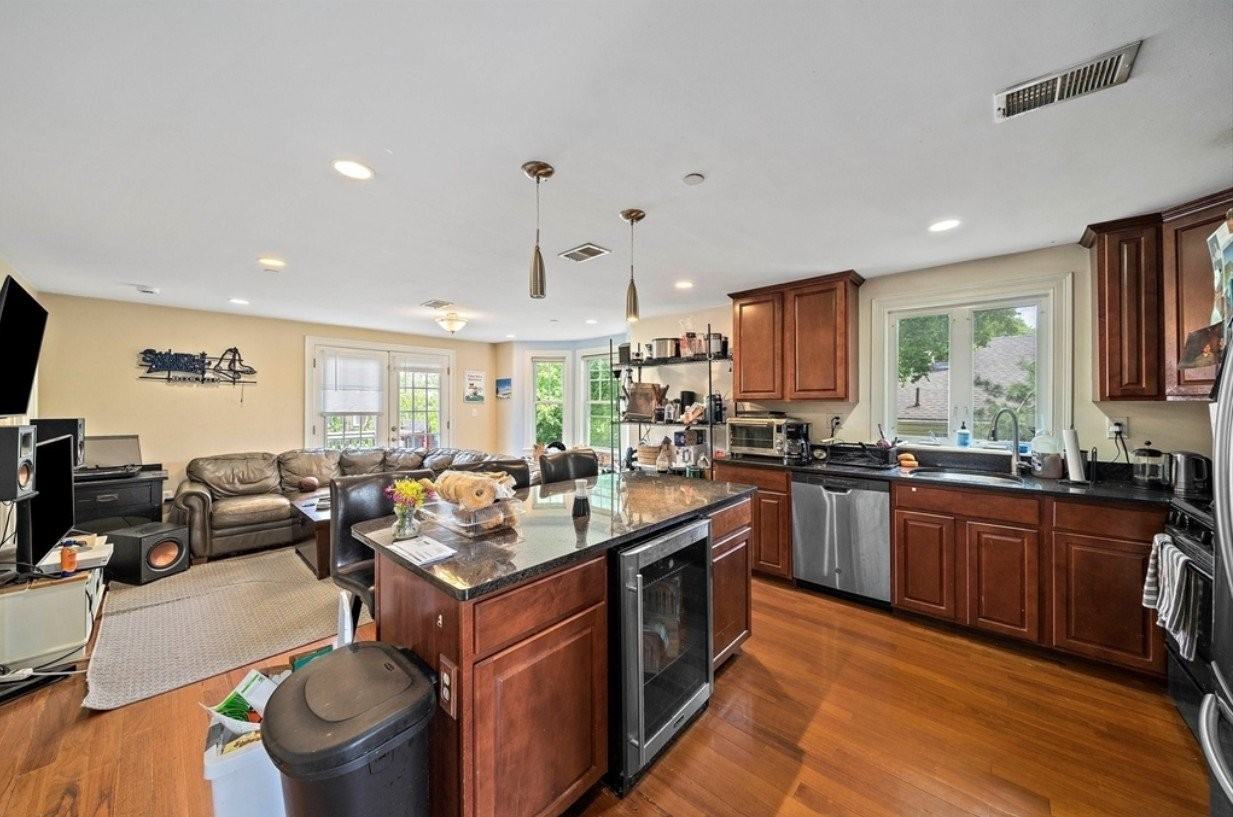 32 Adamson St #E - Photo 3 of 19