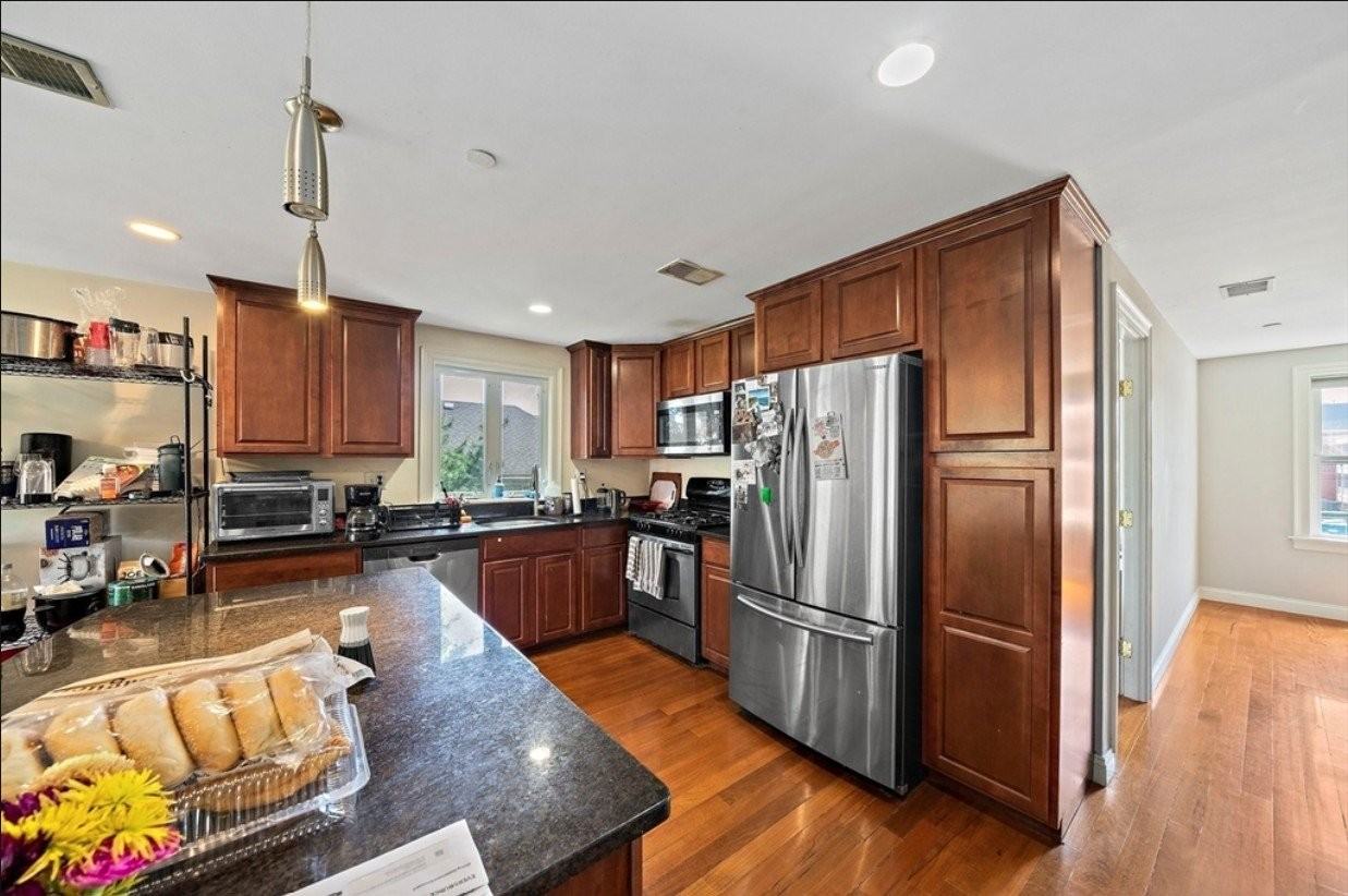 32 Adamson St #E - Photo 4 of 19