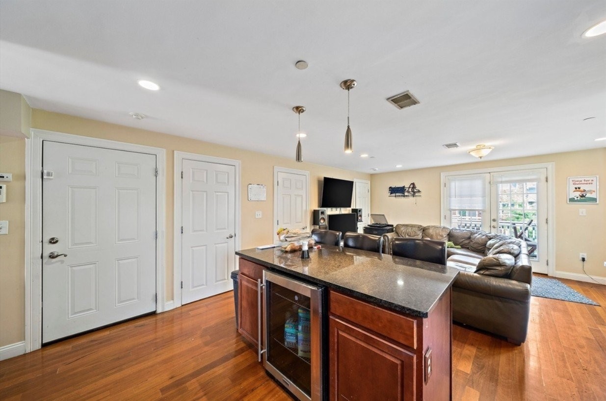 32 Adamson St #E - Photo 5 of 19