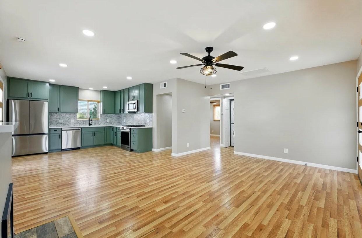 2905 San Rafael Ave Se - Photo 6 of 22